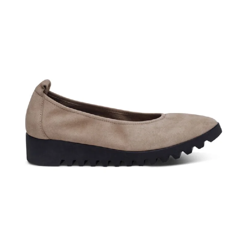 Women's Business Casual Shoes Aetrex Women's Brianna Ballet Flat Taupe