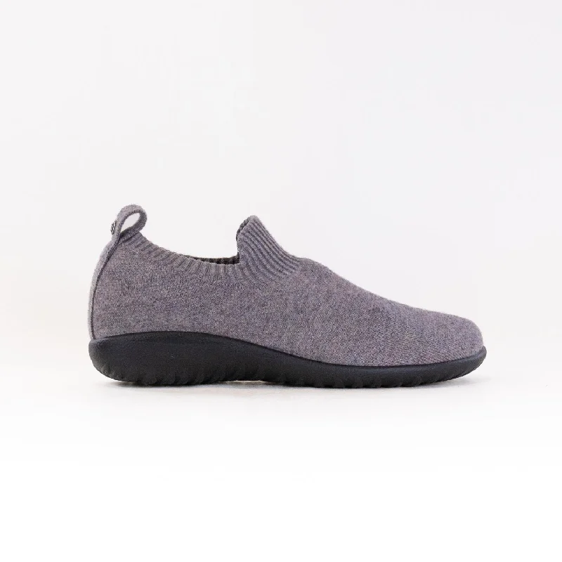 Street-Style Slip-Ons Naot Nuku (Women's) - Gray Knit W/ Black