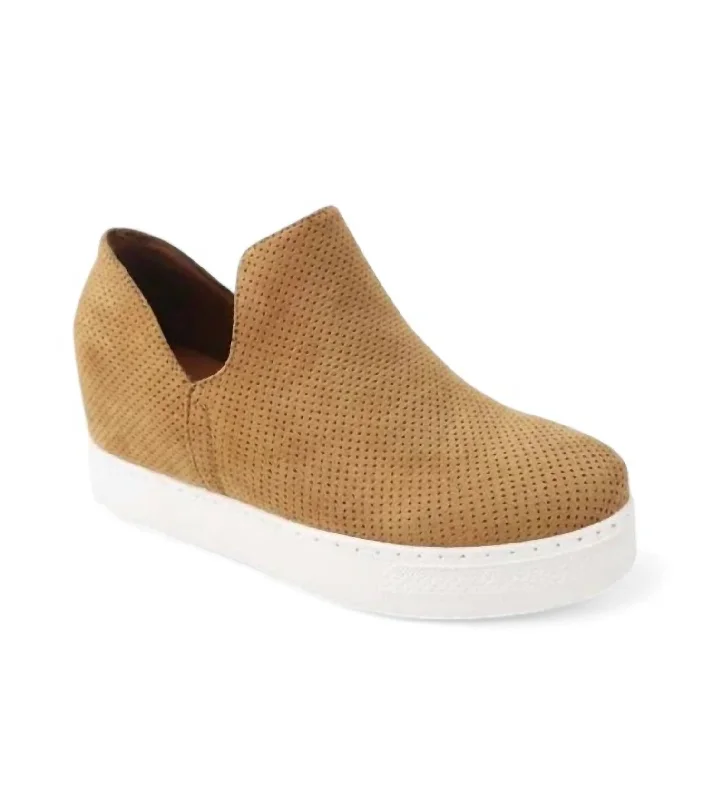 Water-Resistant Shoes Sale Women's Rise-05 Sneaker In Tan