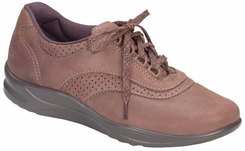 Special Offer Women's Walk Easy Sneaker In Chocolate