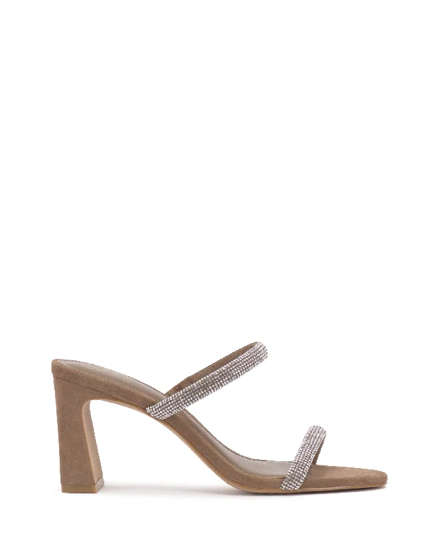 Chic Style, Always In Vogue Azarah Sandal