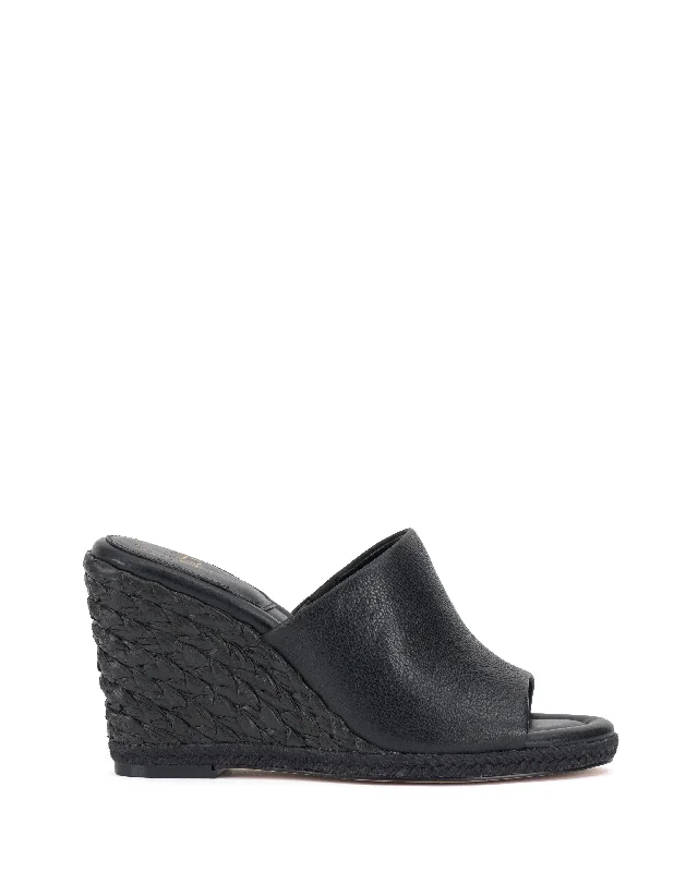 Street-Style Slip-Ons Vince Camuto x Laura Beverlin Poppy Wedge Mule